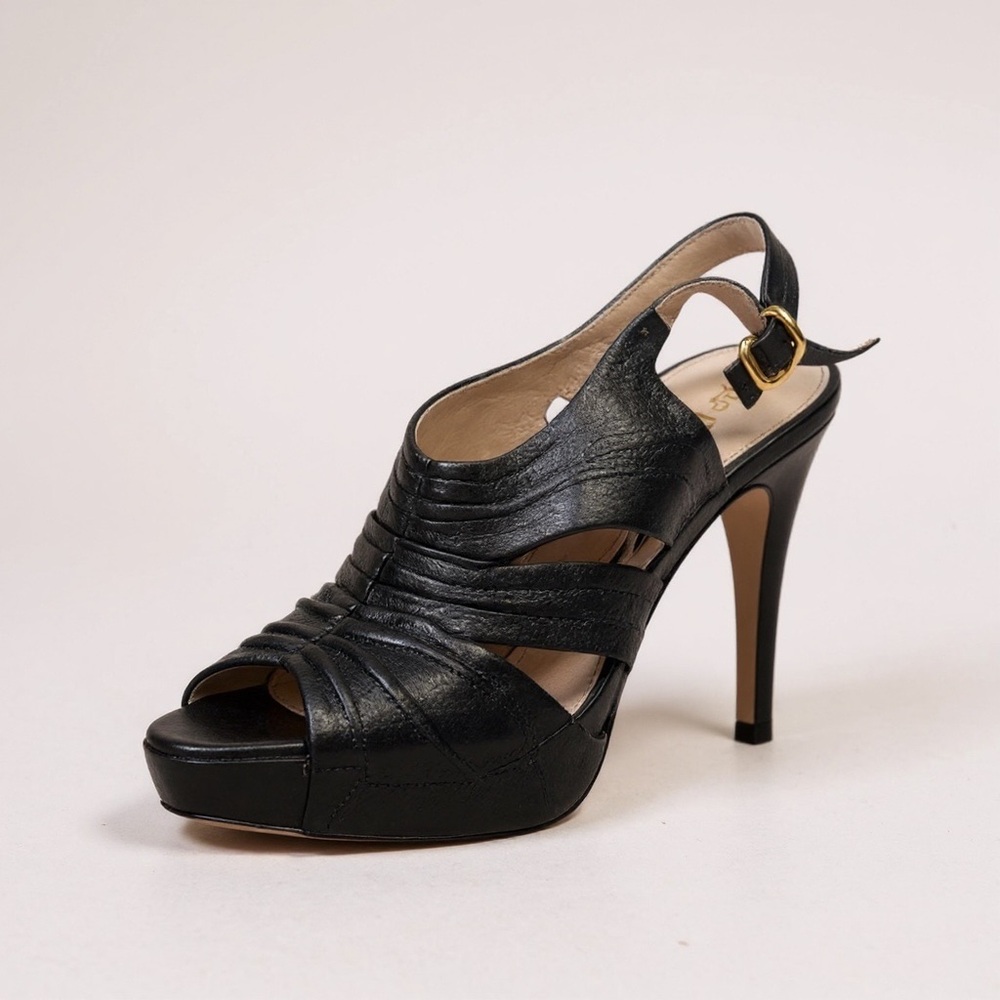 Prada leather playform Sandals size 39 (8.5) 5” heel